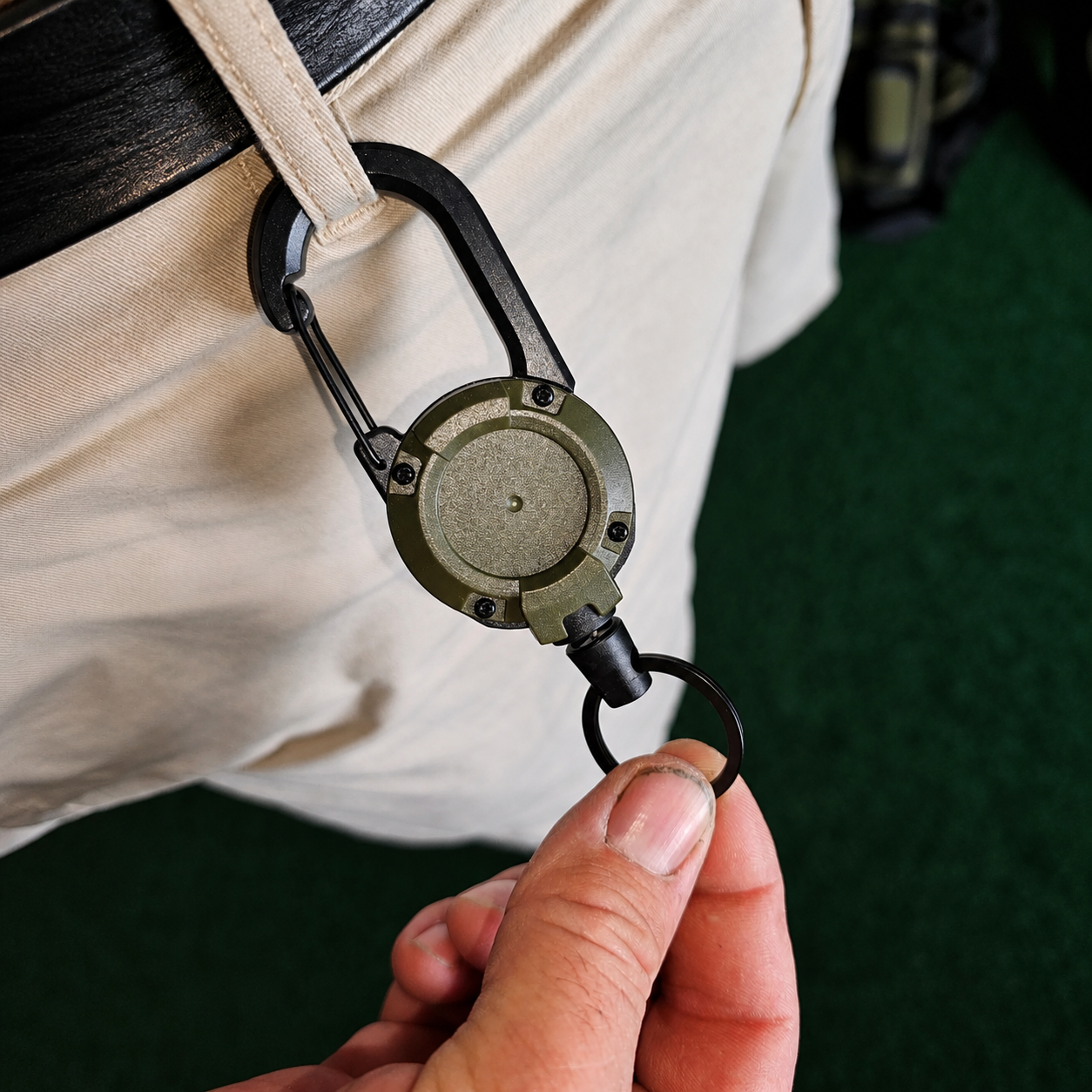 FalconGrip Retractable Keychain
